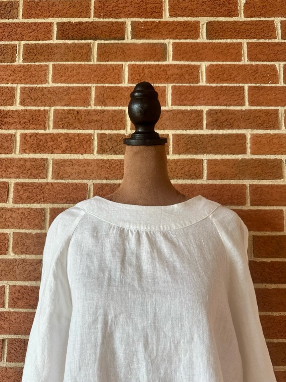 Malvin Germany Linen Tunic Top White, Size M - Picture 2 of 8